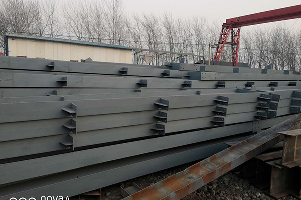 出售26米屋面梁11架，大頭600小頭400*200